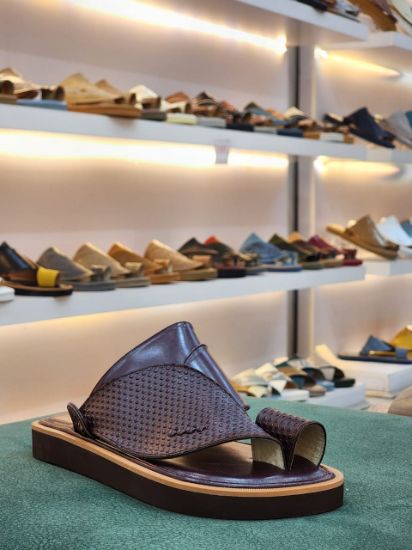 صورة شرقي اكس مطرز